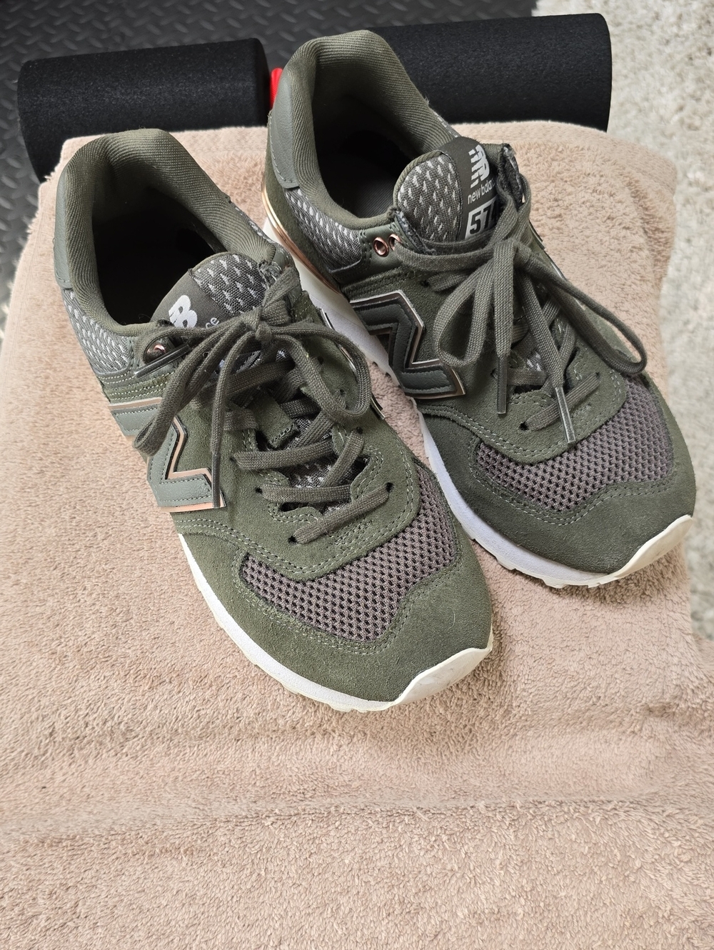 New Balance Kids Or Womens Size 5.5